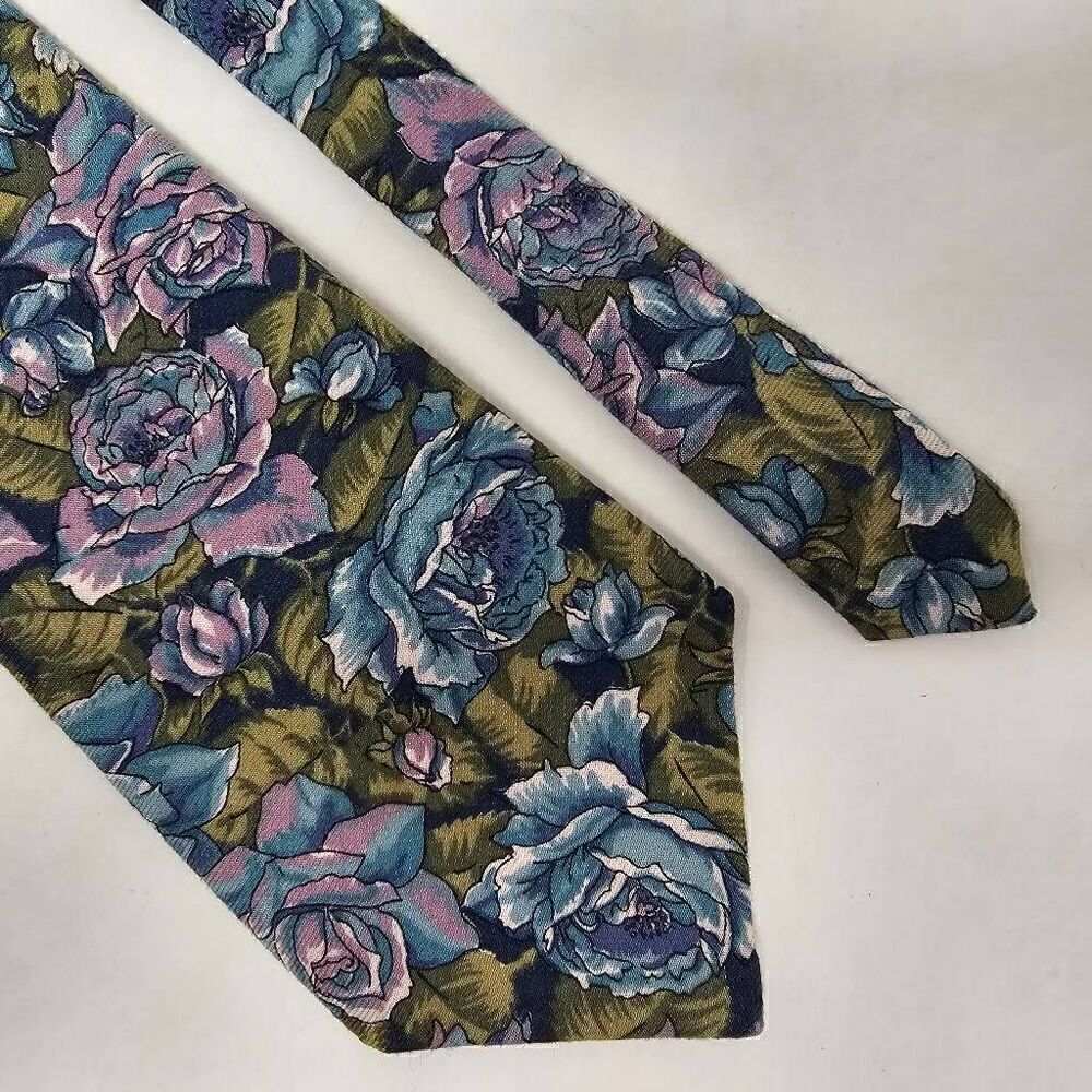 LIBERTY LONDON COTTON TIE PINK BLUE ROSE FLORAL DRAWING PAINTING TEXTURED 4"